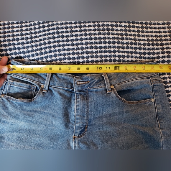 Jeans - Picture 2 of 5